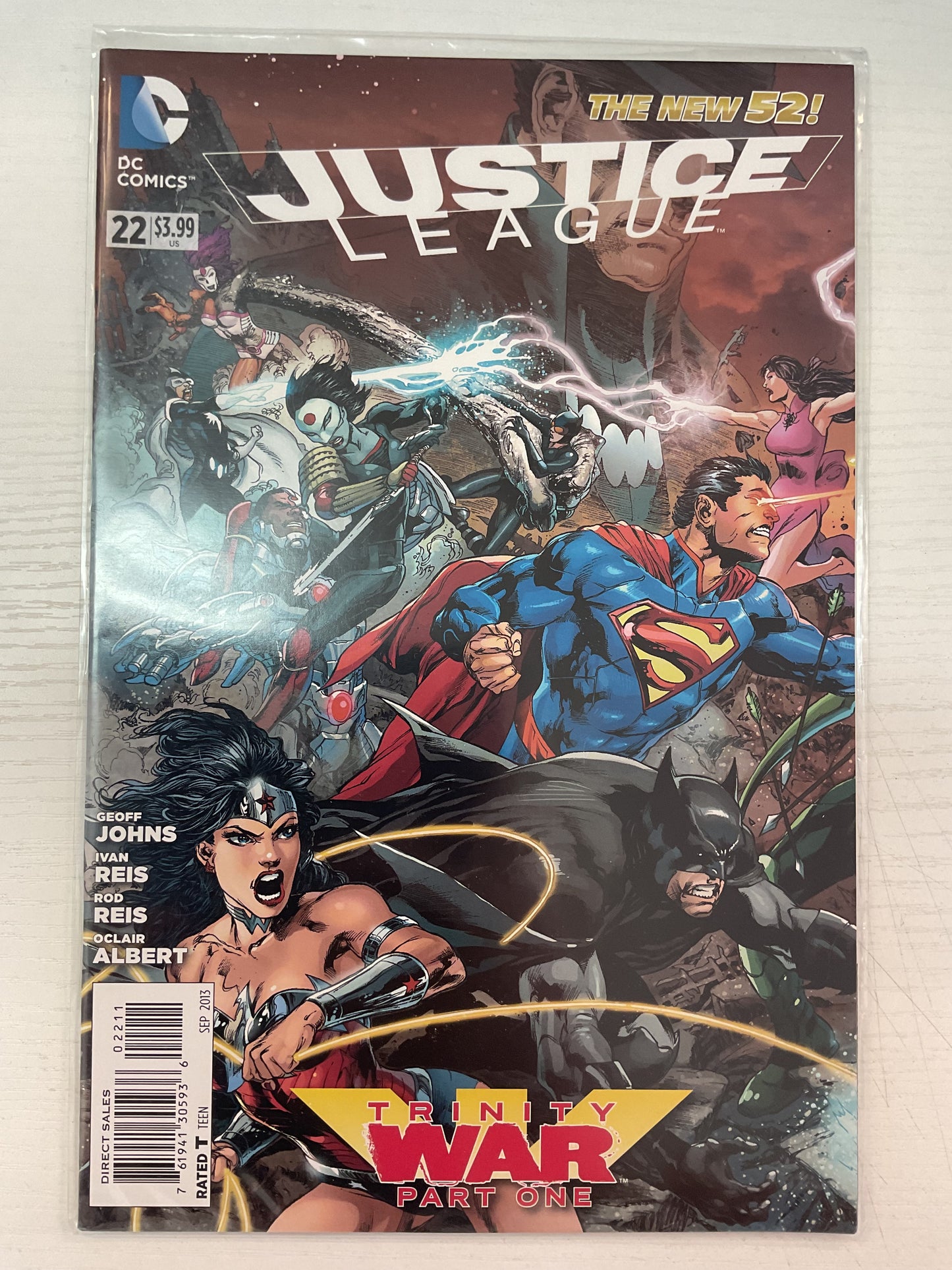 Justice League #22 2013 DC Comics Trinity War