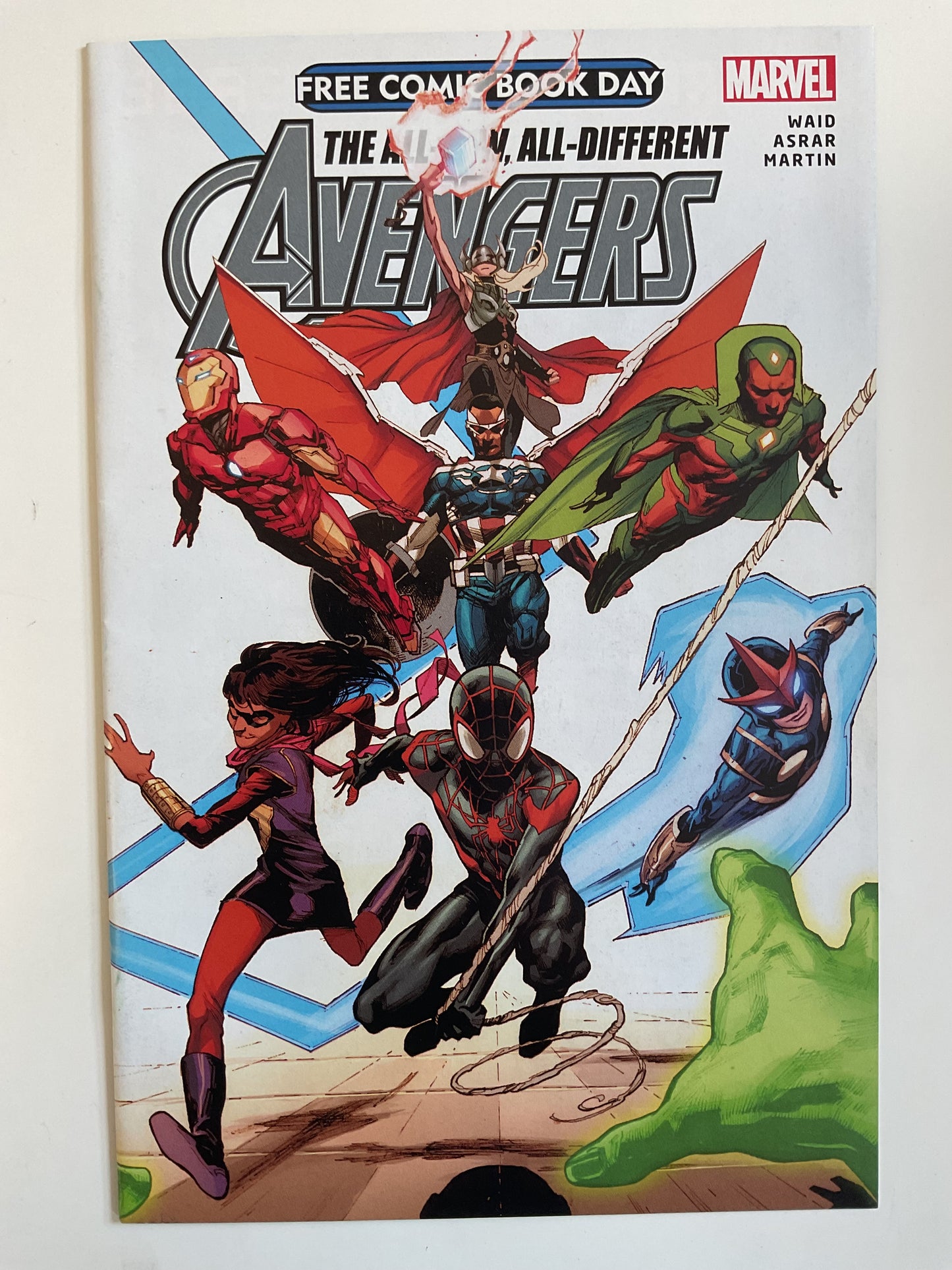Free Comic Book Day Avengers #1 2015 Marvel Comics